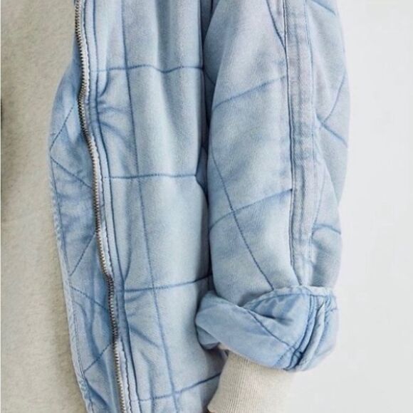 New Free People Dolman Quilted Denim Jacket size L
NWOT
Retail $198 - Picture 3 of 16